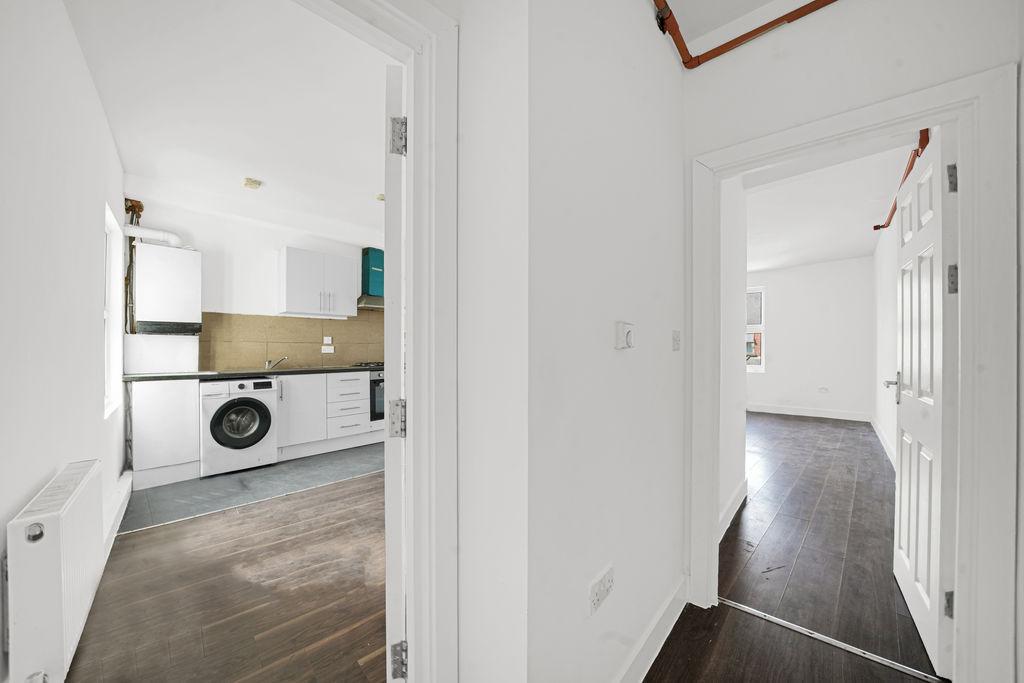 Apartment in London, Manor Park - View 2