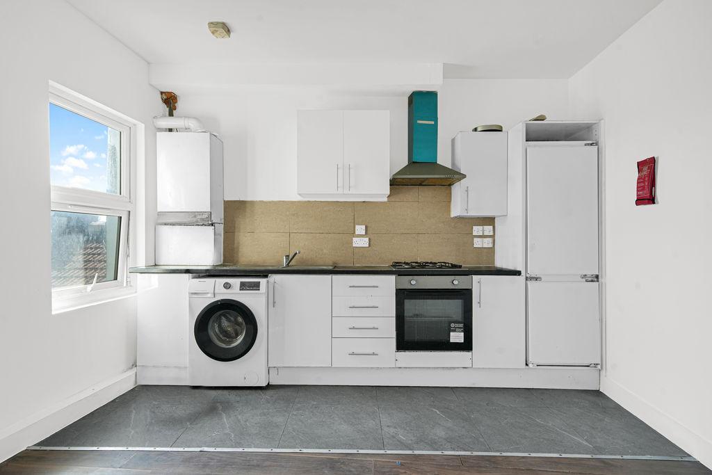 Apartment in London, Manor Park - View 3