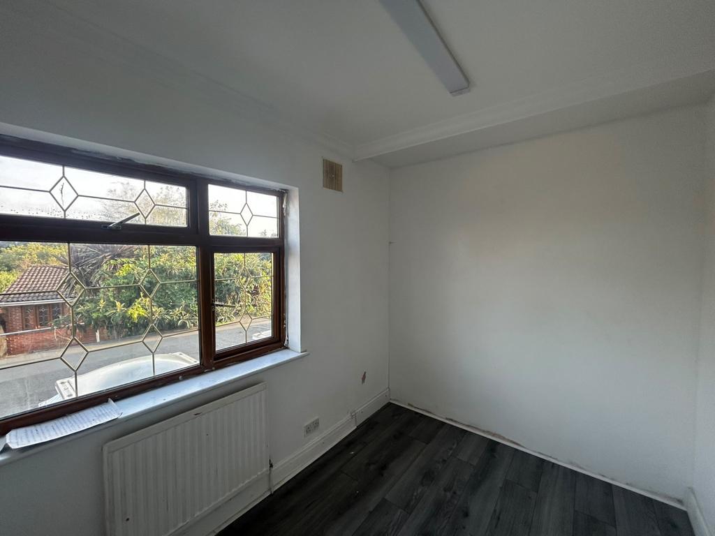House in Hounslow - More