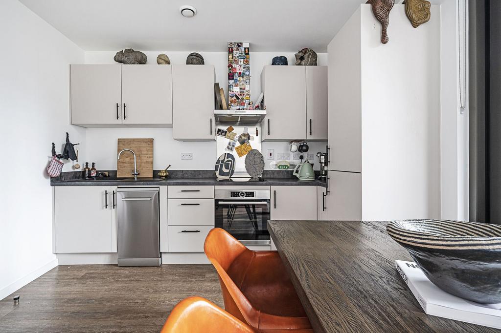 Apartment in London - More