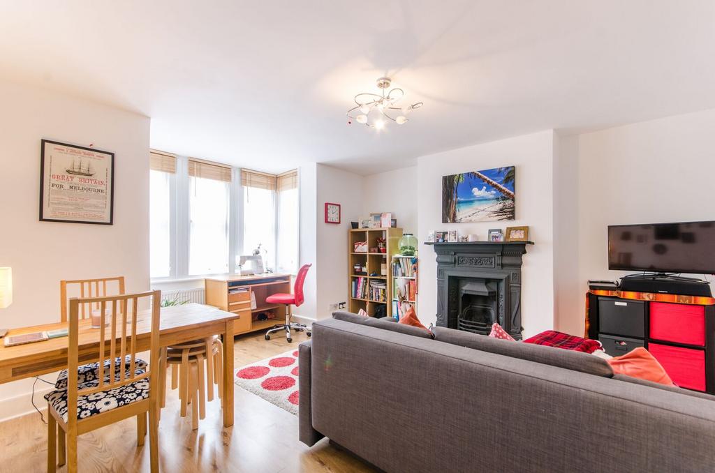 Apartment in London - View 2