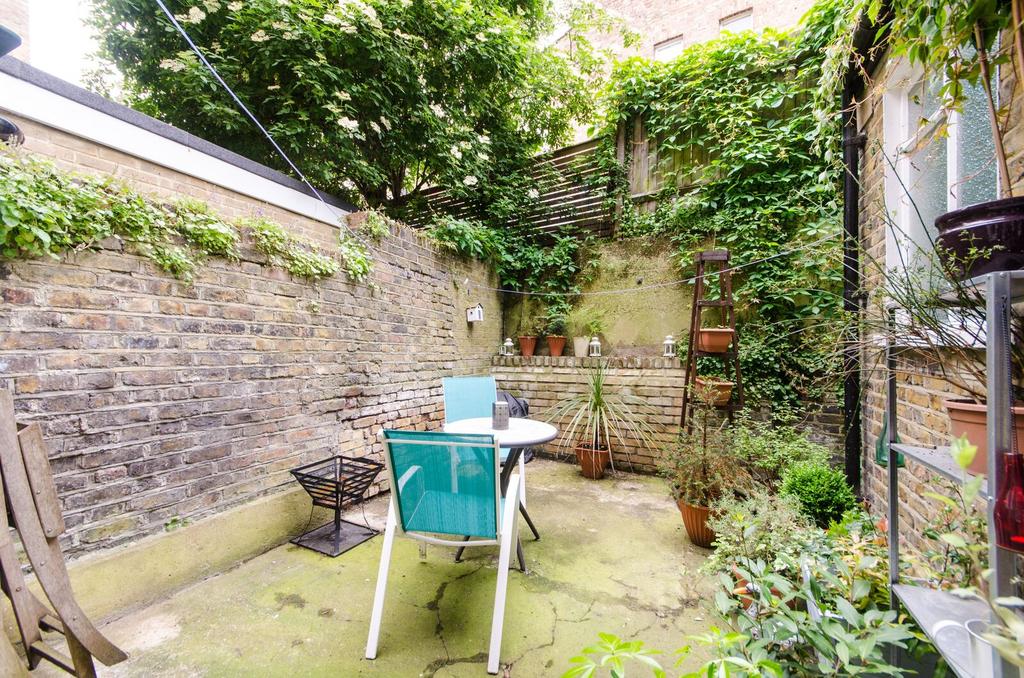 Apartment in London - View 5