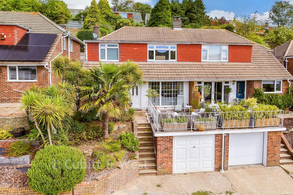 House in Brighton, Withdean - View 2