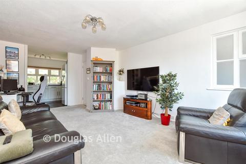 1 bedroom flat for sale, Kenilworth Place, Basildon SS15