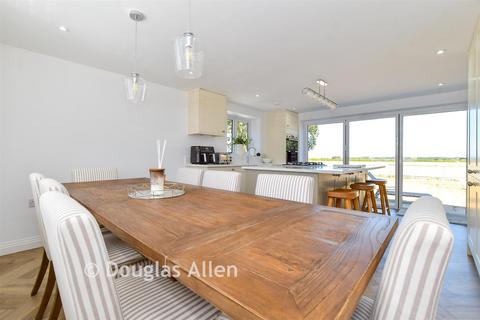 4 bedroom semi-detached house for sale, Billericay Road, Brentwood CM13