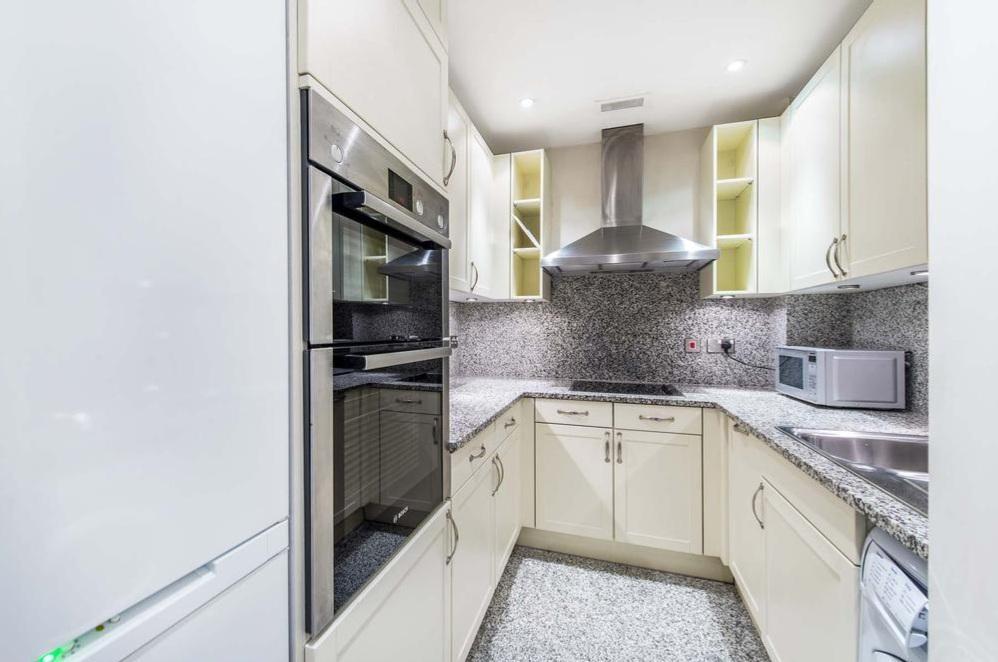 Apartment in London - View 3