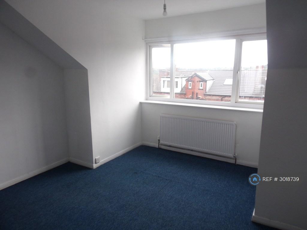 House in Leeds, West Yorkshire - View 2