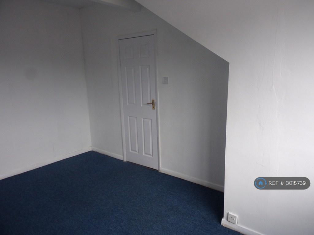 House in Leeds, West Yorkshire - View 4