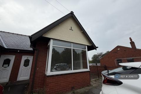 2 bedroom bungalow to rent, Walnut Avenue, Wigan, WN1