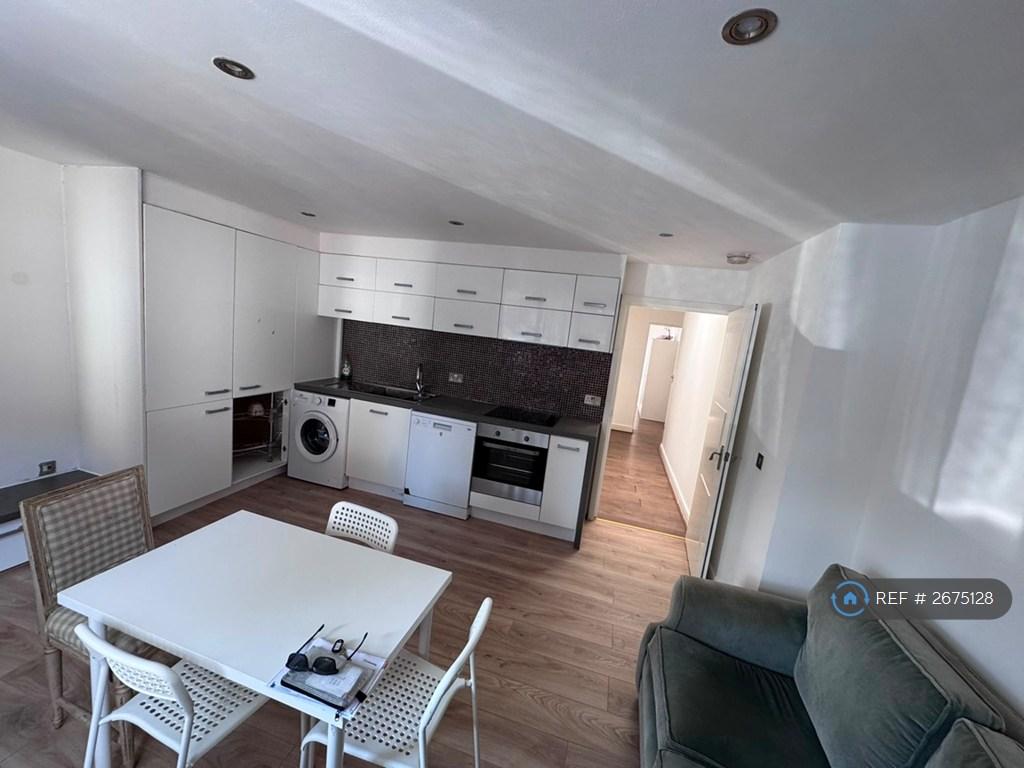 House in London - View 5