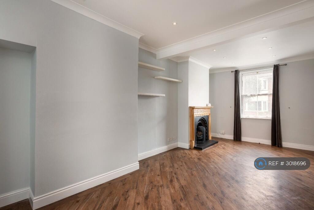 House in York - View 3