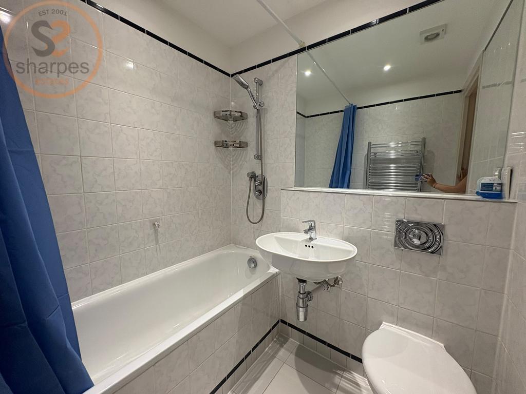 Apartment in Worcester Park - View 5
