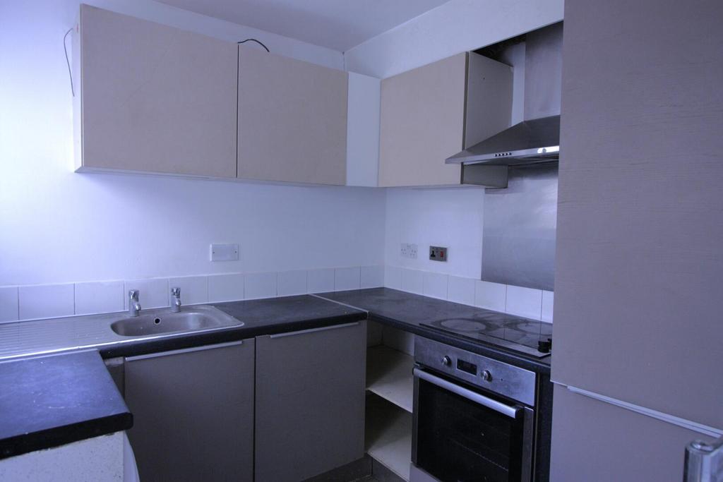 House in Croydon - View 4