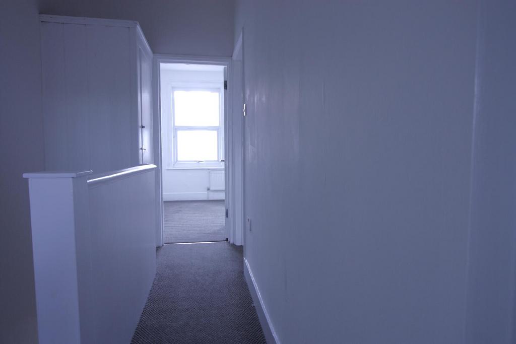 House in Croydon - More