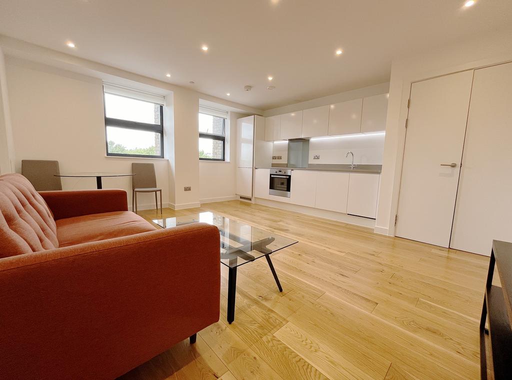 Apartment in Uxbridge - View 3