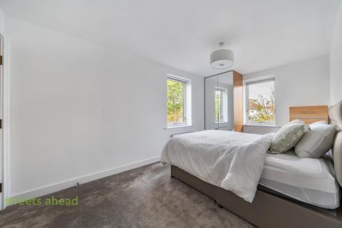 2 bedroom apartment for sale, Watson Place, London, SE25