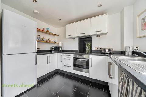 2 bedroom apartment for sale, Watson Place, London, SE25