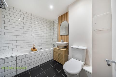 2 bedroom apartment for sale, Watson Place, London, SE25