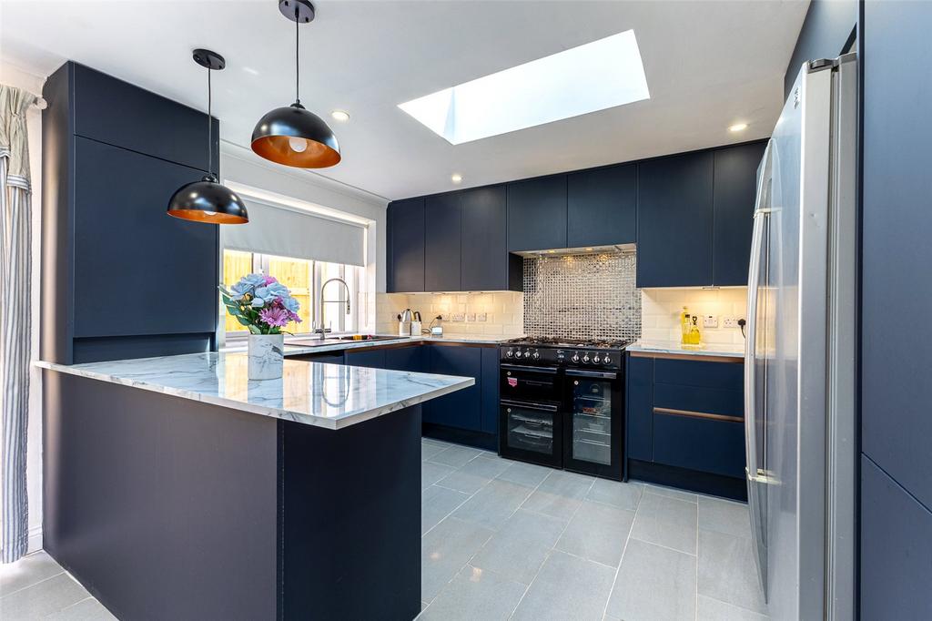 House in Cardiff, Lakeside, Cyncoed - View 2