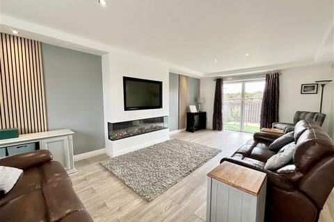 4 bedroom detached house for sale, Ilkley Crescent, Swallownest, Sheffield, S26 4NS