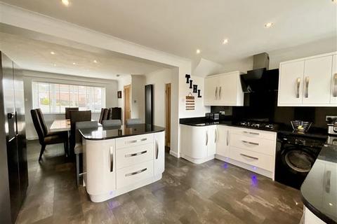 4 bedroom detached house for sale, Ilkley Crescent, Swallownest, Sheffield, S26 4NS
