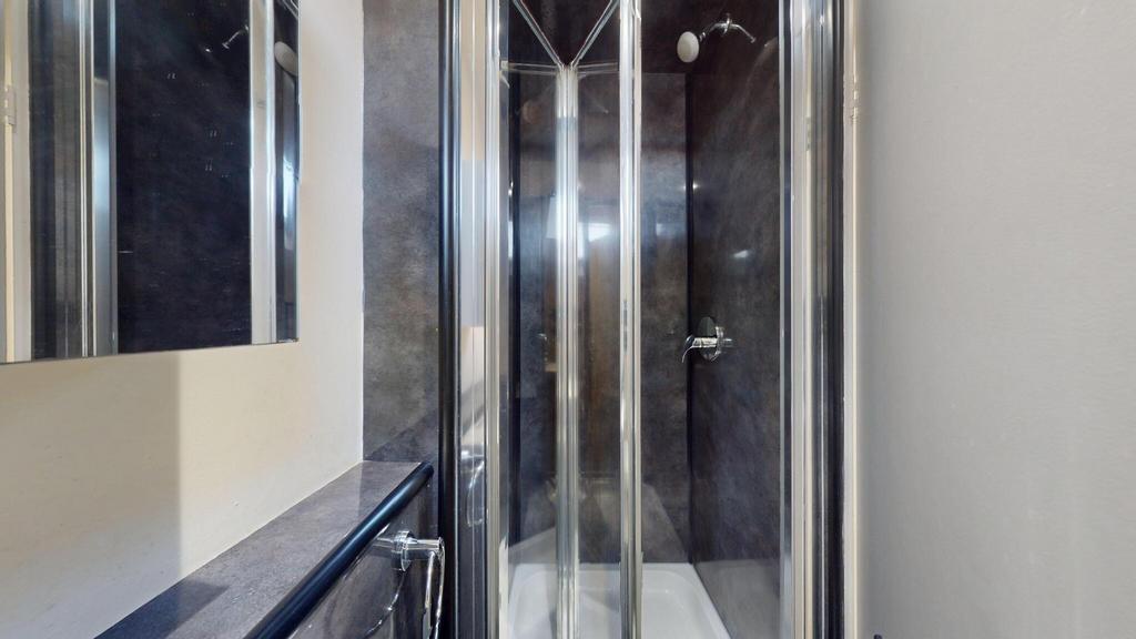 Apartment in London - View 3