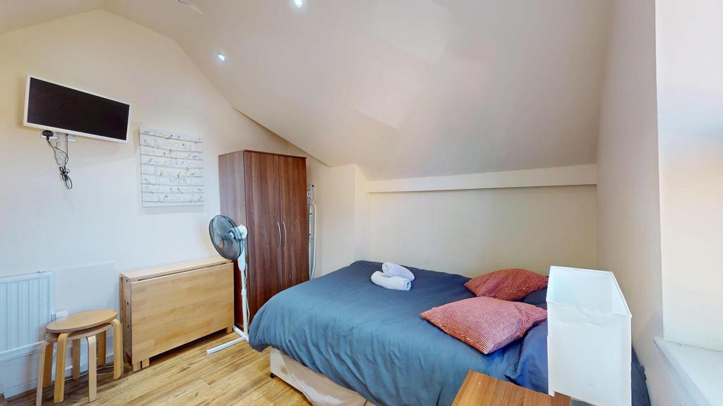 Apartment in London - View 5