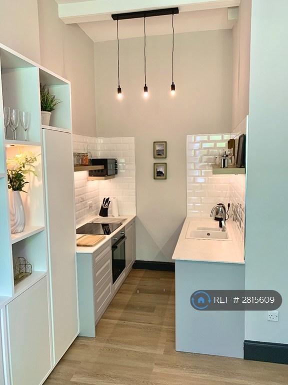 Apartment in Edinburgh - View 3