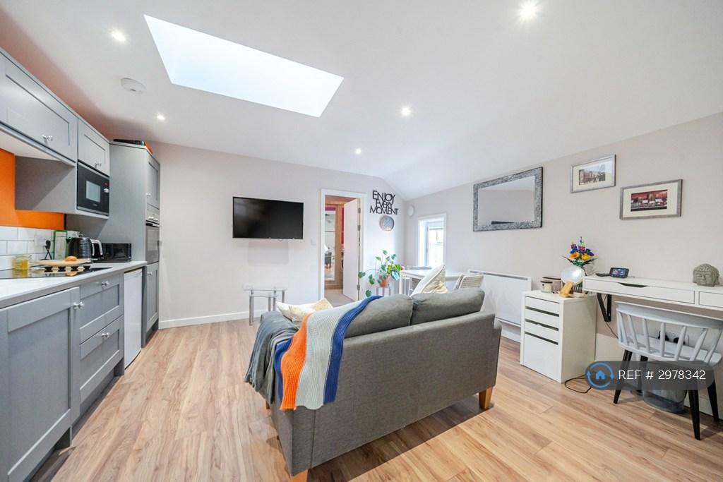Apartment in York - View 4
