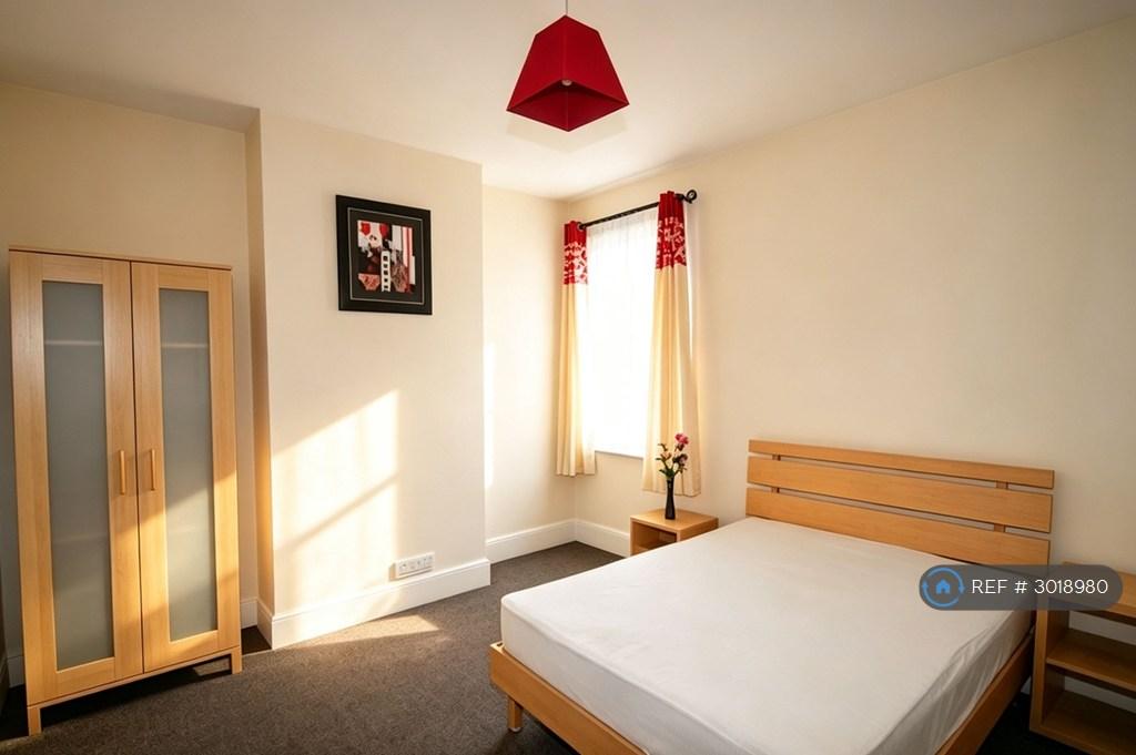 Apartment in Erith - View 2