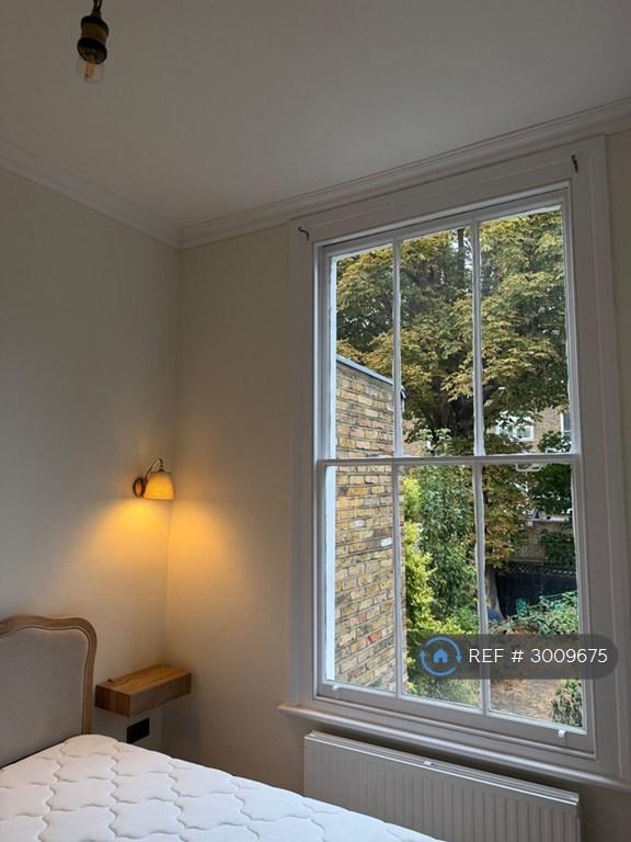 House in London - View 3