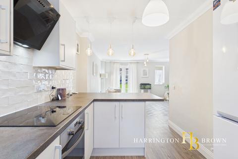 4 bedroom terraced house for sale, Murray Park, Stanley