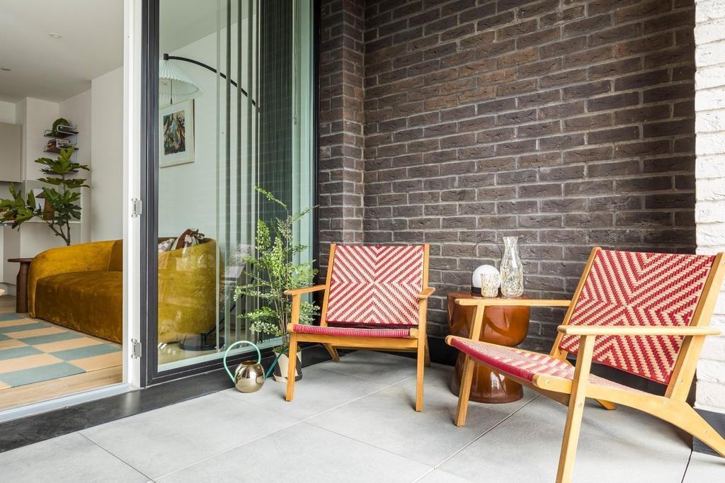 Apartment in Middlesex - View 4