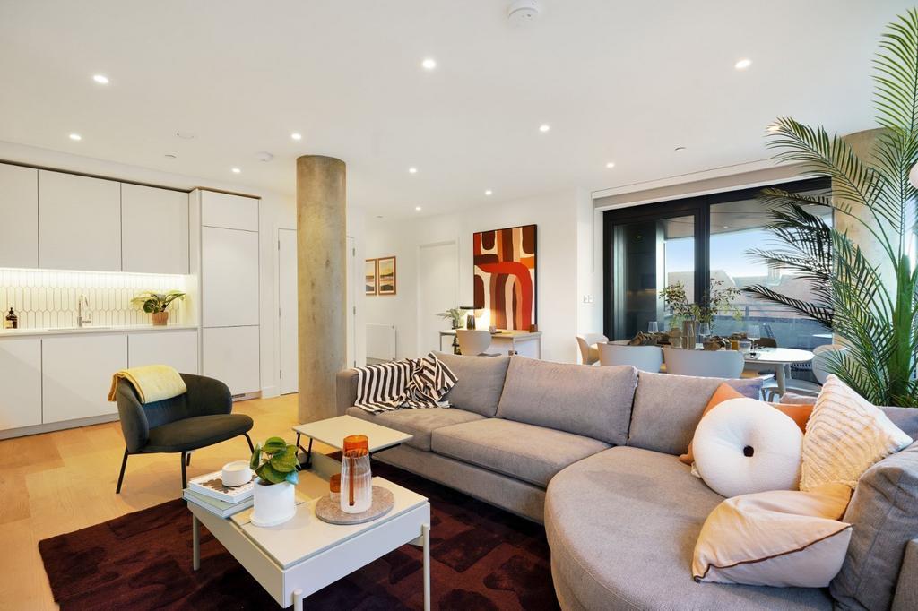 Apartment in Middlesex - View 3