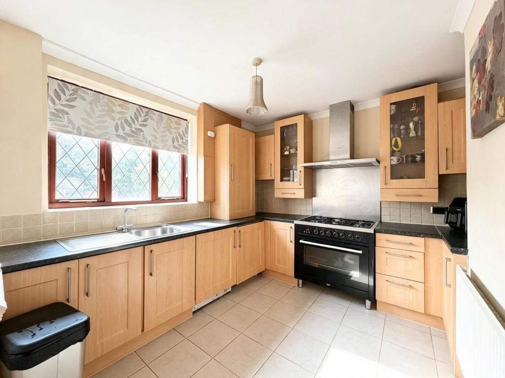 House in Romford - View 3