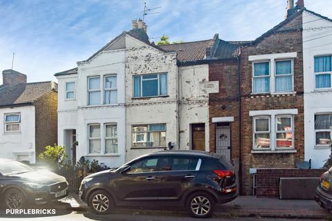 1 bedroom flat for sale, Whitehorse Road, Croydon, CR0