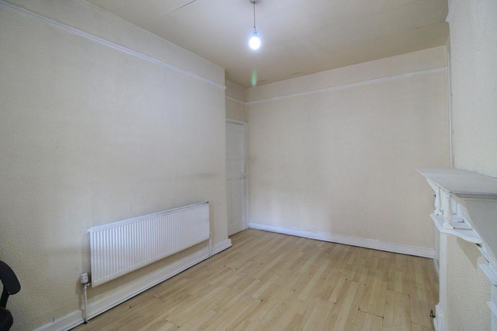 House in WEMBLEY - View 4