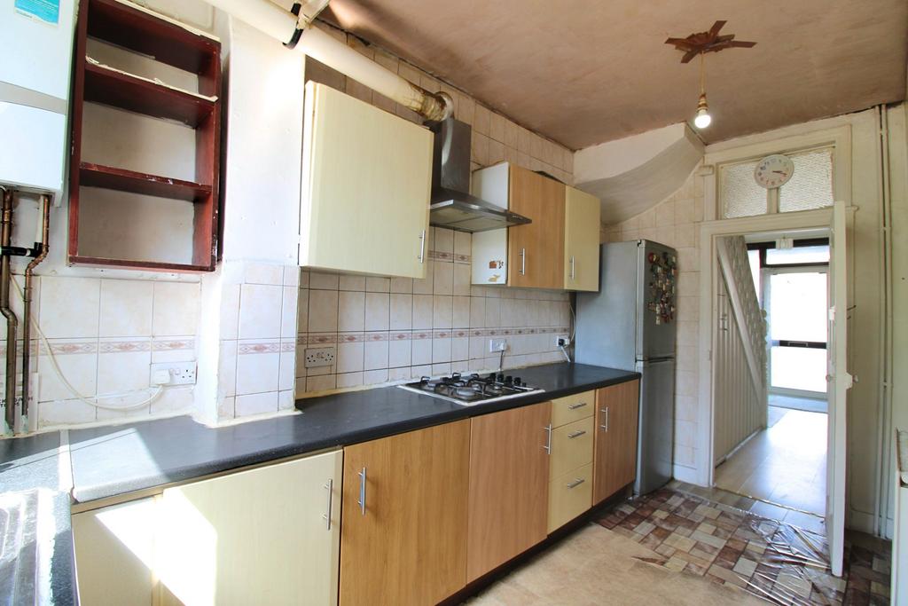 House in WEMBLEY - More