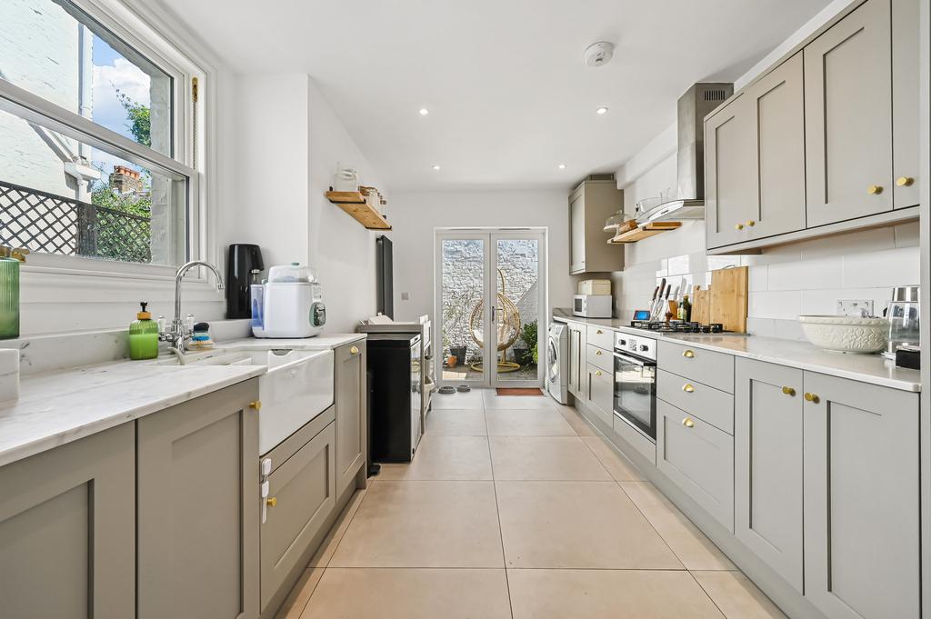 House in London - View 2