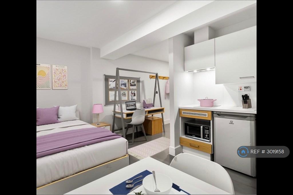 Apartment in Birmingham, Digbeth - View 3