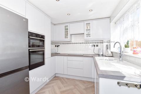 3 bedroom semi-detached house for sale, Pear Tree Avenue, Aylesford ME20