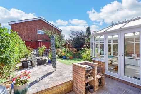 3 bedroom semi-detached house for sale, Pear Tree Avenue, Aylesford ME20