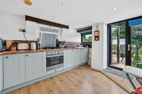 undefined, The Common, Matlock DE4