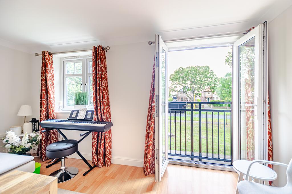 Apartment in Leeds, West Yorkshire - View 3