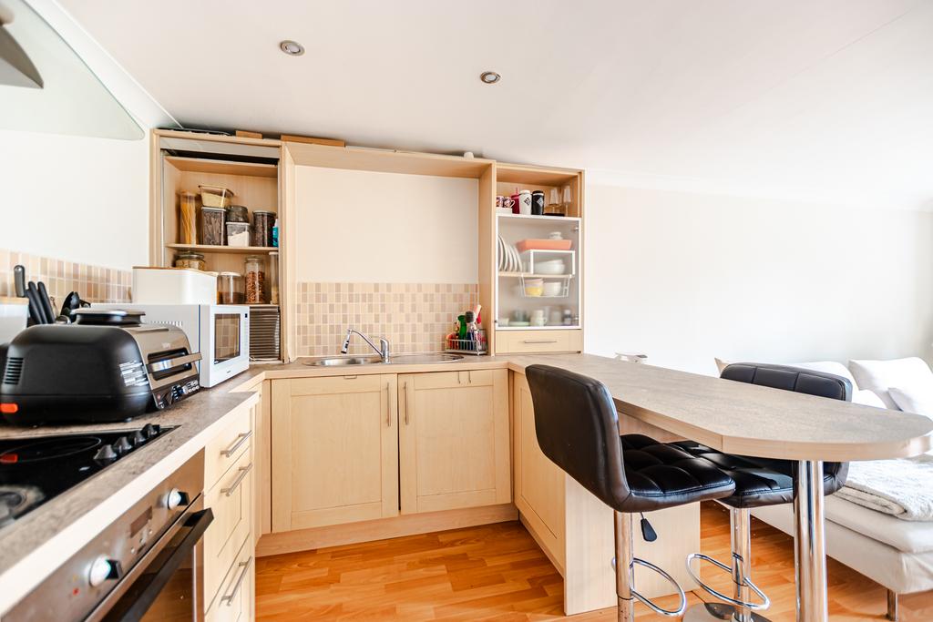 Apartment in Leeds, West Yorkshire - More