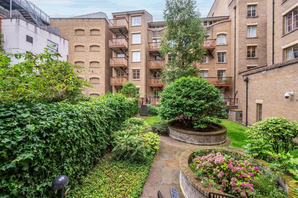 Apartment in London - View 5