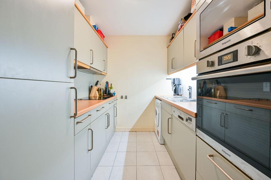 Apartment in London - More