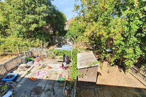 2 bedroom flat for sale, Corona Road, London, SE12