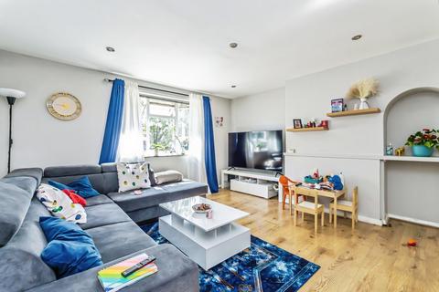 2 bedroom flat for sale, Corona Road, London, SE12
