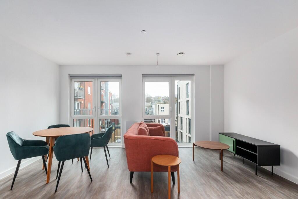 Apartment in Brighton, Round Hill - More